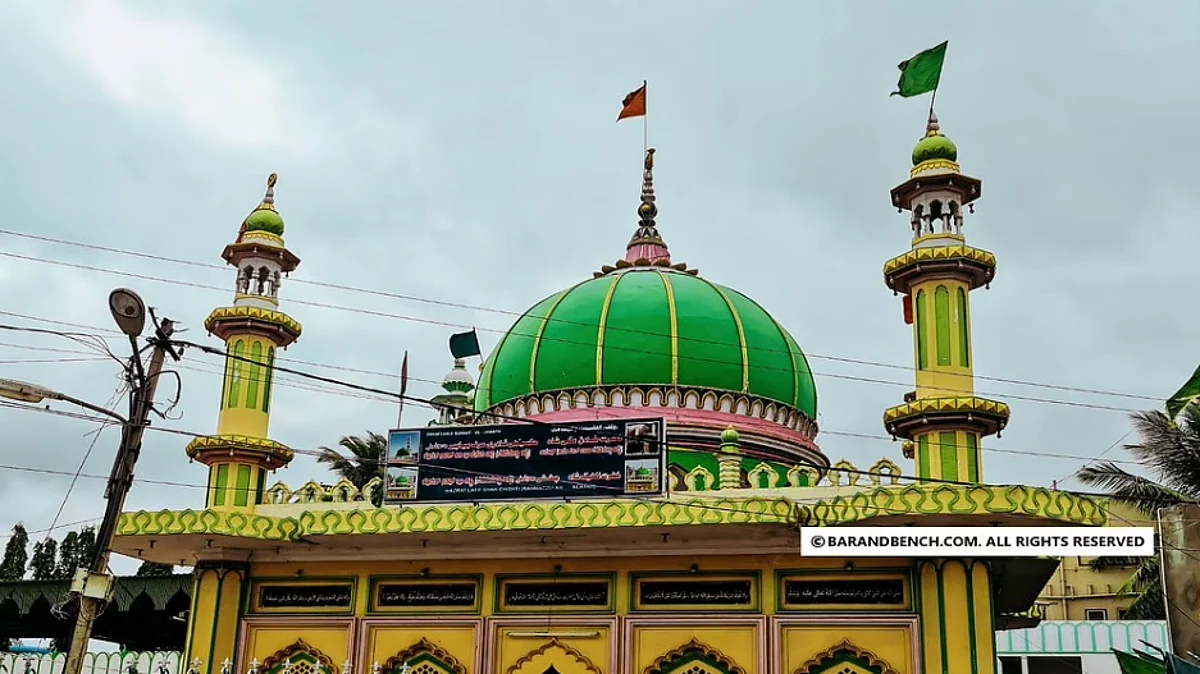 ಶ್ರದ್ಧಾ ಕೇಂದ್ರಗಳ ಯಥಾಸ್ಥಿತಿ ಕಾಯಿದೆ ಪ್ರಶ್ನಿಸಿ ಅರ್ಜಿ: ಕೇಂದ್ರಕ್ಕೆ ಸುಪ್ರೀಂ ಕೋರ್ಟ್ ನೋಟಿಸ್