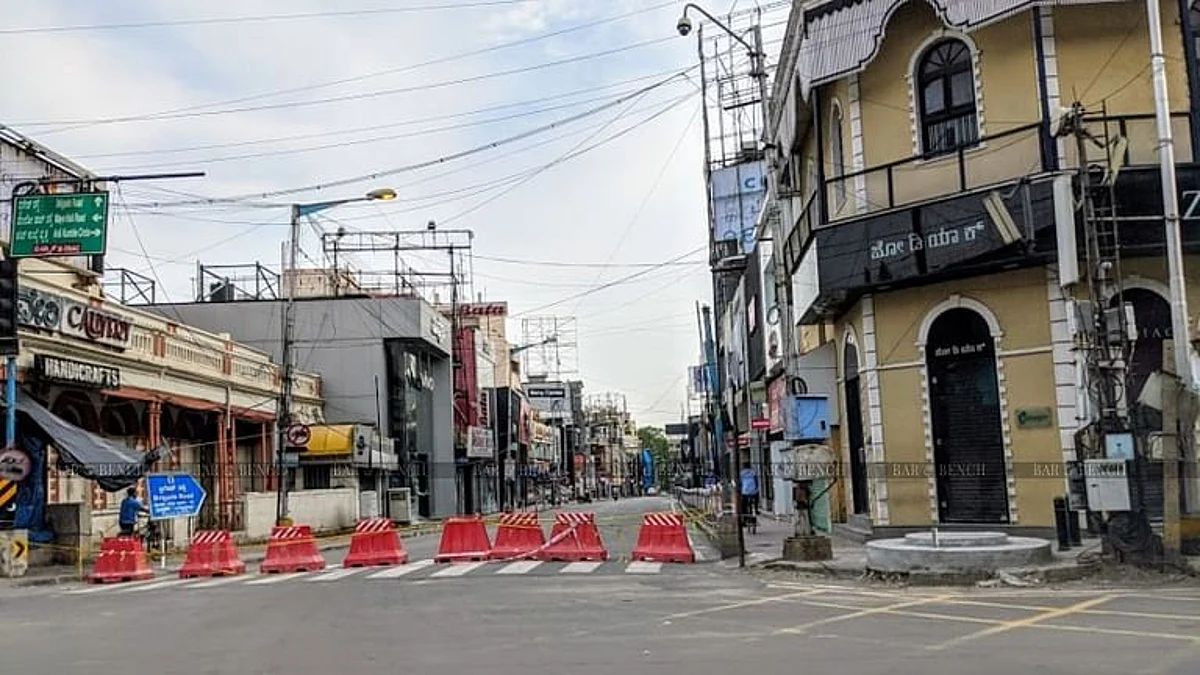 ಬೆಂಗಳೂರಿನ ರಸ್ತೆಗಳಲ್ಲಿ ಇರುವುದು ಕೇವಲ 400 ಗುಂಡಿ ಅನ್ನುವುದು ನಿಜವೇ? ಬಿಬಿಎಂಪಿ ವಿರುದ್ಧ ಹೈಕೋರ್ಟ್ ಕಿಡಿ