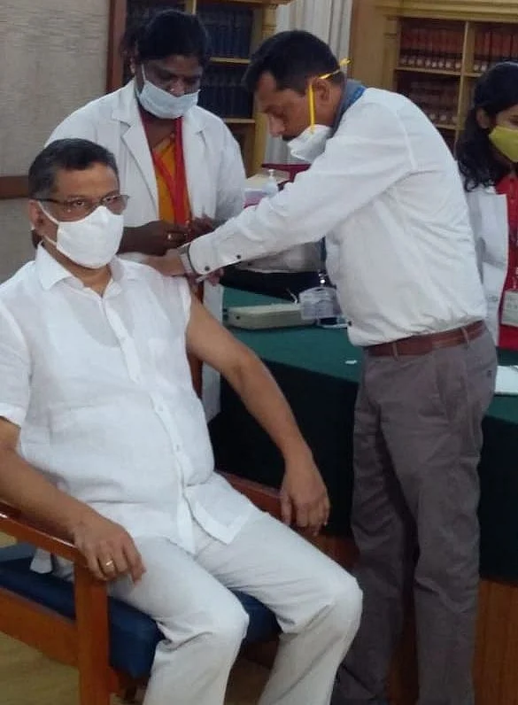 Justice Dixit vaccinated