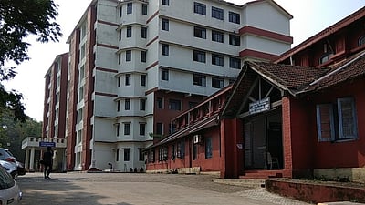 In simple cases the delay in lodging the first information cannot be held  as fatal : DK Court