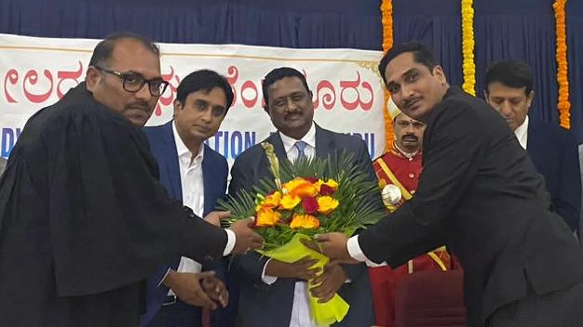 ನ್ಯಾಯದಾನಕ್ಕೆ ಸಂವಿಧಾನ ತಳಹದಿಯಾಗಬೇಕೇ ಹೊರತು ಧರ್ಮವಲ್ಲ: ಮುಖ್ಯ ನ್ಯಾಯಮೂರ್ತಿ ಪ್ರಸನ್ನ ವರಾಳೆ