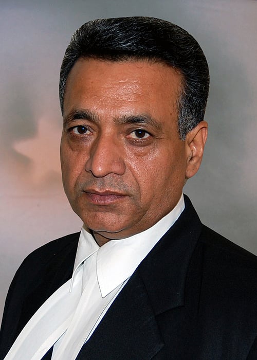 Delhi Bar Council elects KK Manan as Chairman, Amit Sharma elected VC