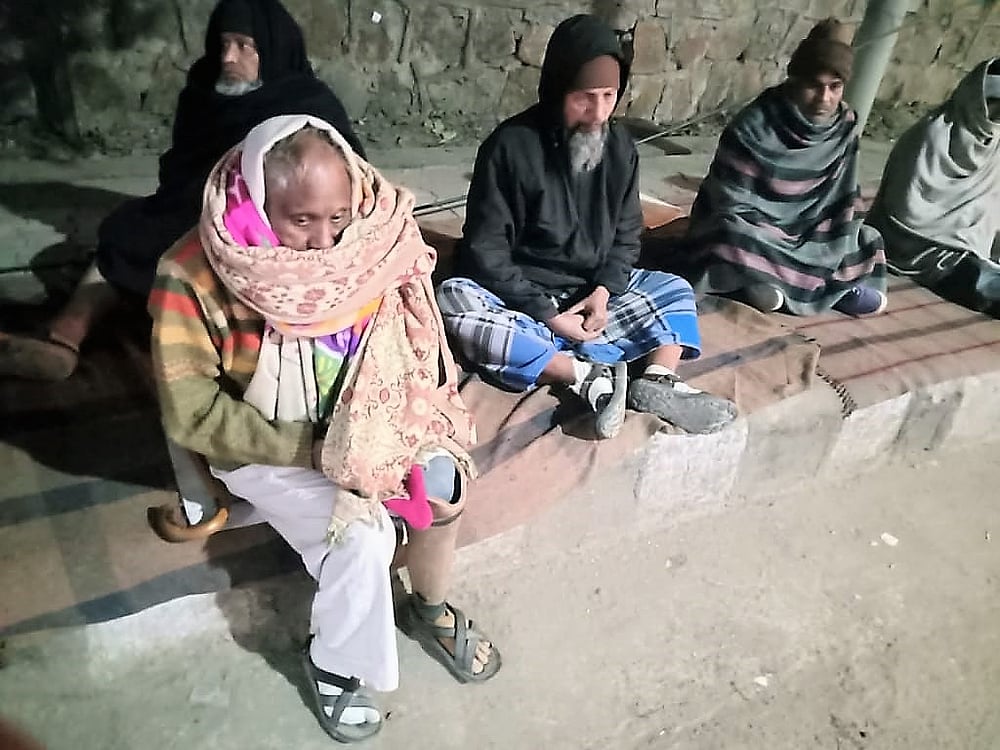 bombay high court says homeless beggars