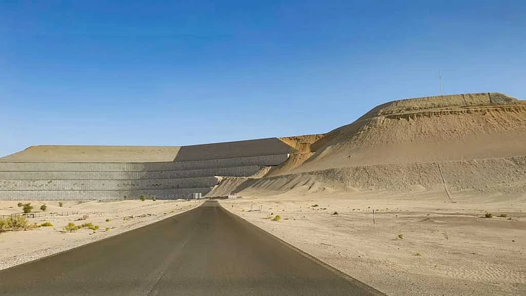 <div class="paragraphs"><p></p></div>