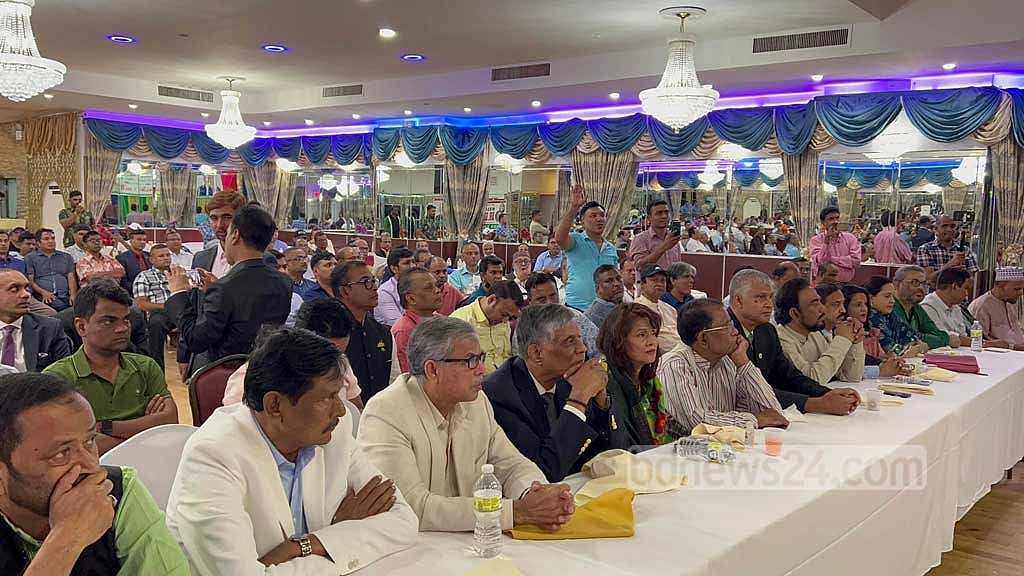 <div class="paragraphs"><p>বৃহস্পতিবার জ্যাকসন হাইটসের কাছে গুলশান টেরেস মিলনায়তনে নাগরিক সংবর্ধনার আয়োজন করা হয়।</p></div>