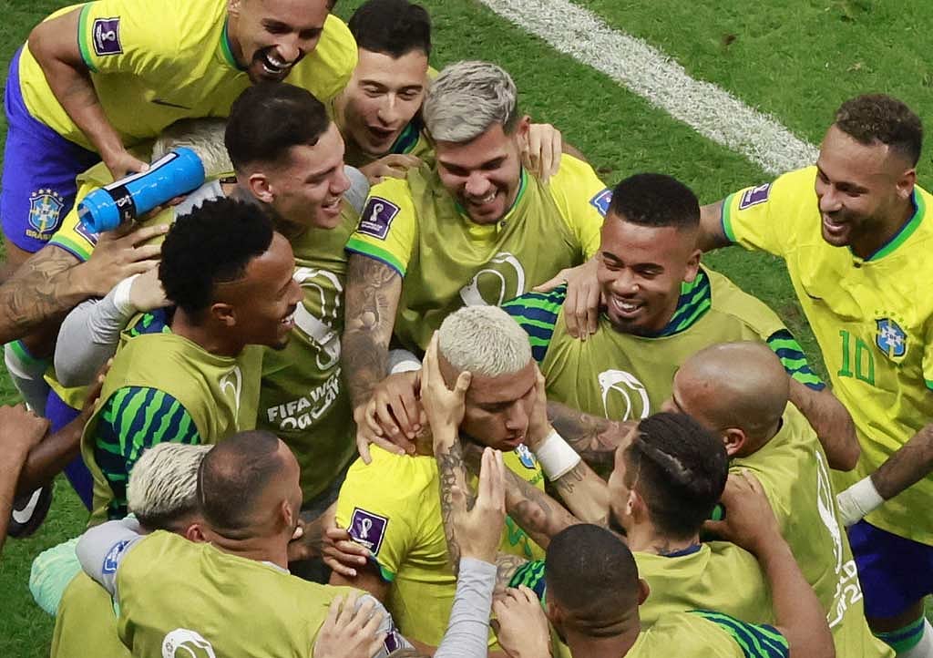 রিশার্লিসনের জোড়া গোলে ব্রাজিলের দারুণ শুরু