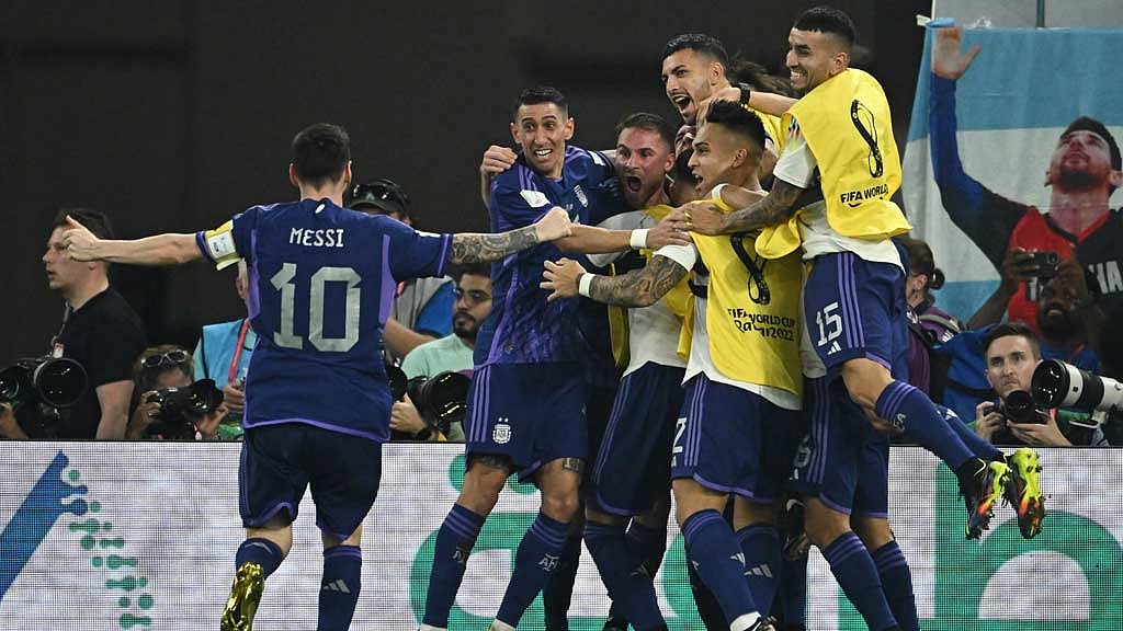 পোলিশদের উড়িয়ে গ্রুপ চ্যাম্পিয়ন আর্জেন্টিনা