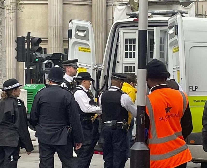 <div class="paragraphs"><p>গ্রেপ্তারের ঘটনায় উদ্বেগ জানিয়েছে অ্যামনেস্টি ইন্টারন্যাশনালসহ মানবাধিকার সংগঠনগুলো</p></div>