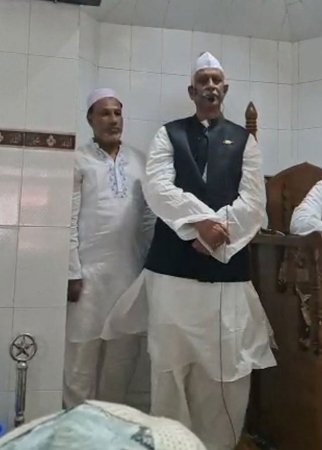 গাজীপুর সিটি নির্বাচন: গণসংযোগে নেমে রনি তুষ্ট, জায়েদা খাতুন অভিভূত