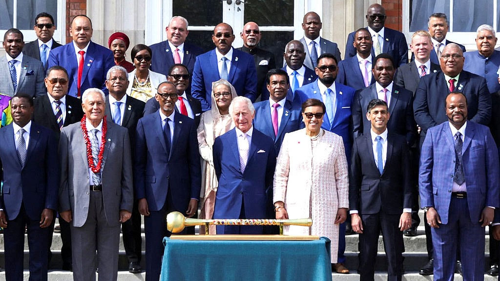 <div class="paragraphs"><p>লন্ডনে কমনওয়েলথ সচিবালয়ে শুক্রবার জোটের দ্বিবার্ষিক শীর্ষ সম্মেলনে সদস্য দেশগুলোর সরকারপ্রধানদের সঙ্গে প্রধানমন্ত্রী শেখ হাসিনা। </p></div>