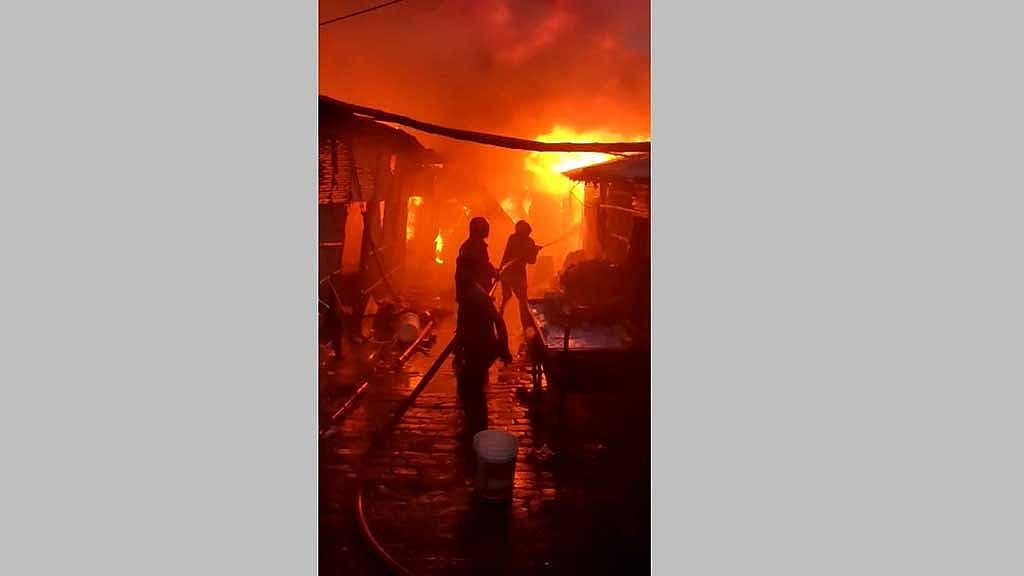 Fire destroys 50 houses in Hazaribagh slum as firefighters take control