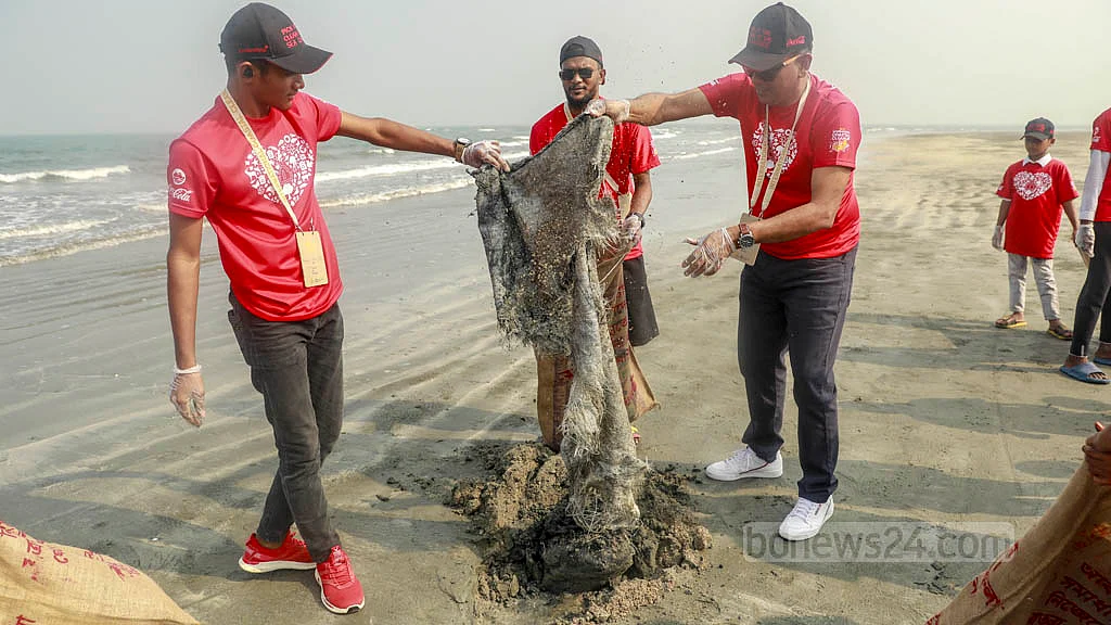 Volunteers from different backgrounds join the cleanliness drive as part of the International Coastal Cleanup campaign at St Martin's Island on Friday, Dec 16, 2022.