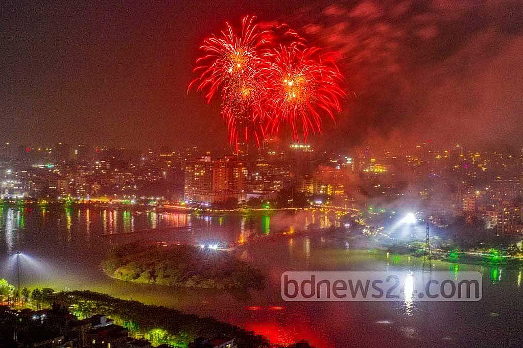 New Year firecrackers: authorities receive 365 calls for help