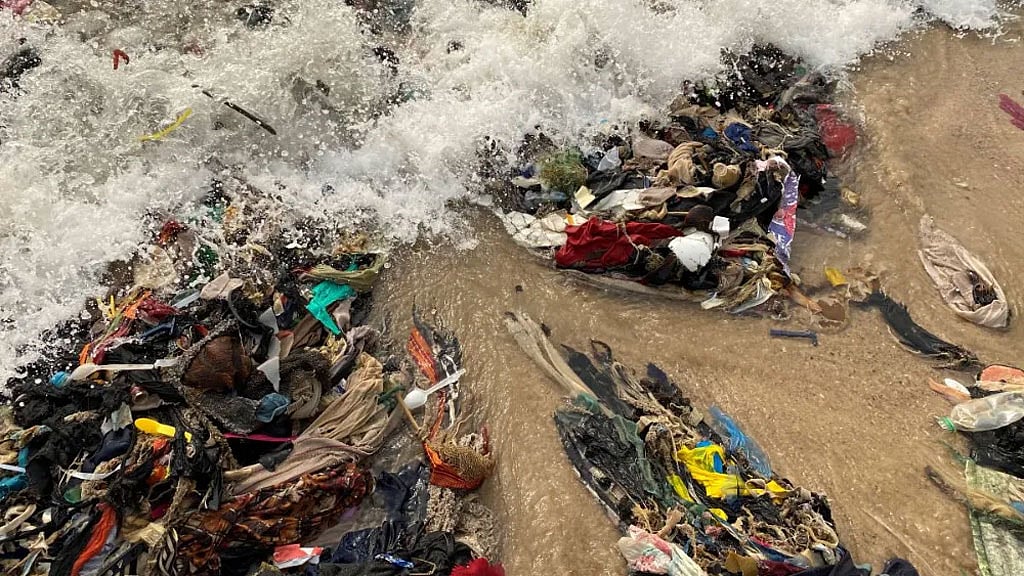 Rags not riches: Ghana drowns in Western castoffs - Vimarsana News