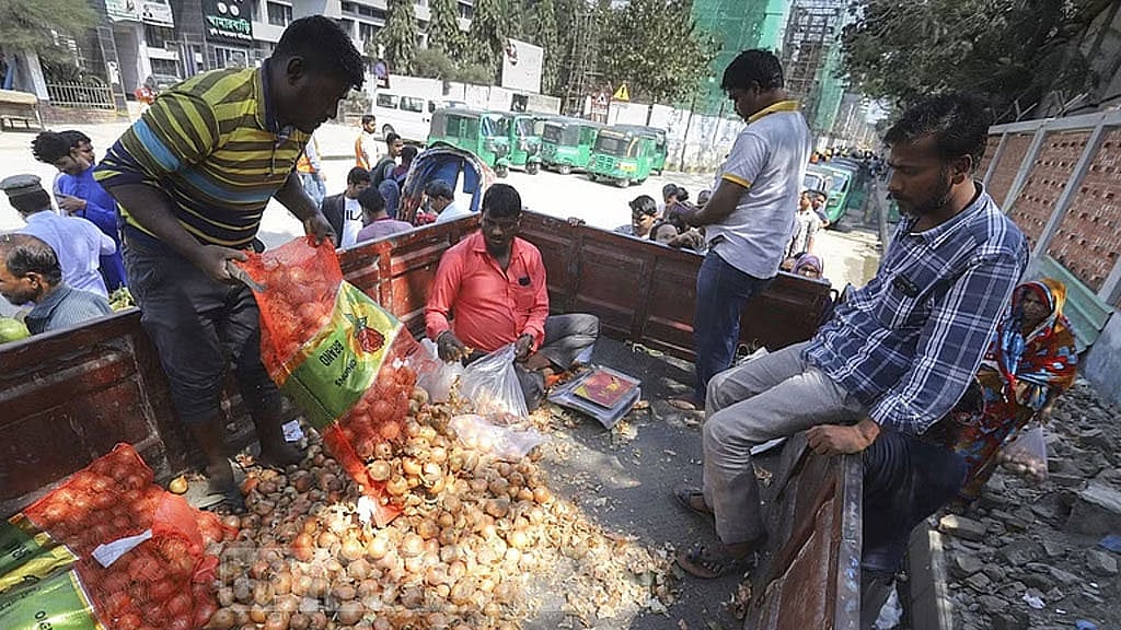 Trading Corporation of Bangladesh to sell onions at Tk 35 per kg - Vimarsana News
