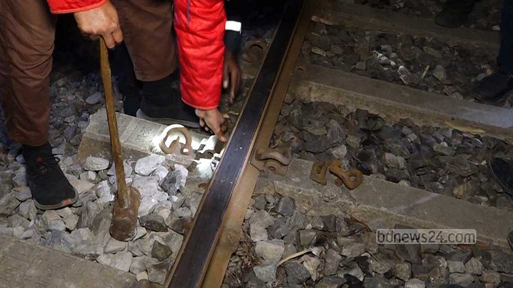 Nilphamari locals foil attempt to tamper with rail lines - Vimarsana News