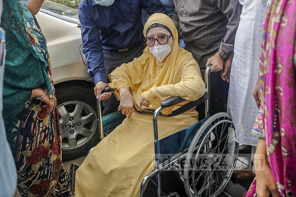 BNP chief Khaleda Zia leaves Evercare Hospital after 5 months of treatment - Vimarsana News