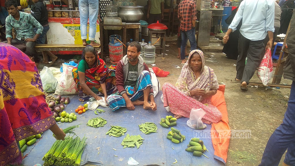 As food prices bite, households turn to 'slightly rotten' vegetables - Vimarsana News