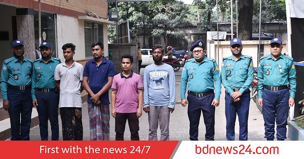 Police arrest 4 for setting off crude bombs in Dhaka - Vimarsana News