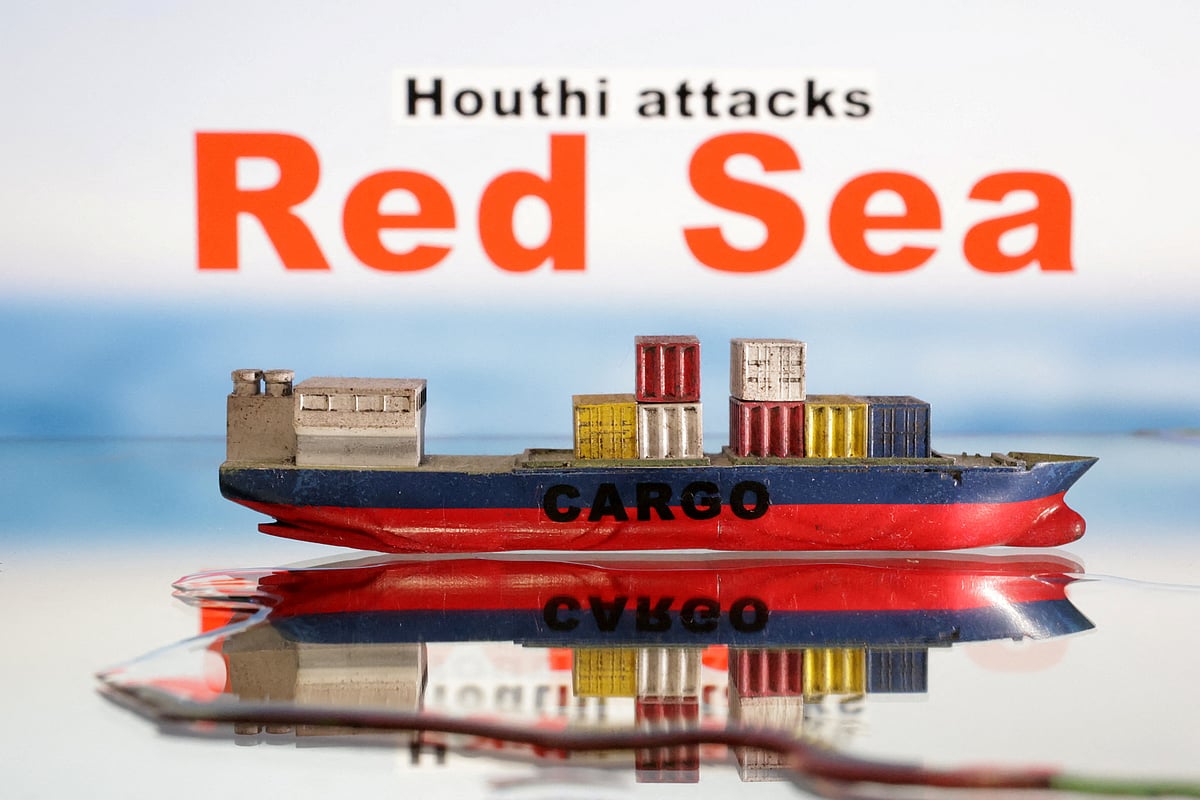 Houthis mistakenly target tanker carrying Russian oil - Vimarsana News