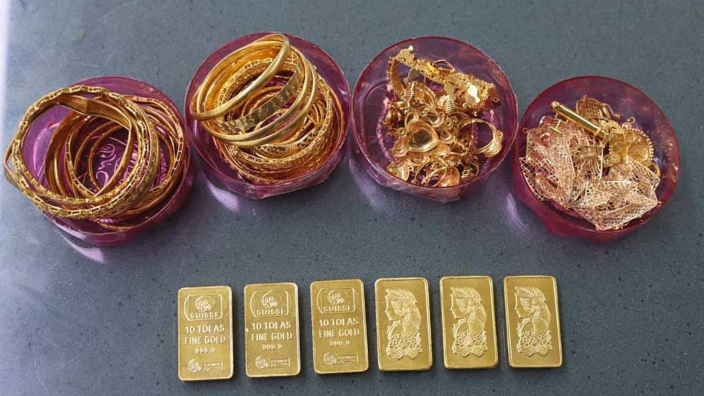 Passenger carrying 4 kg of gold detained at Shahjalal International Airport in Dhaka - Vimarsana News