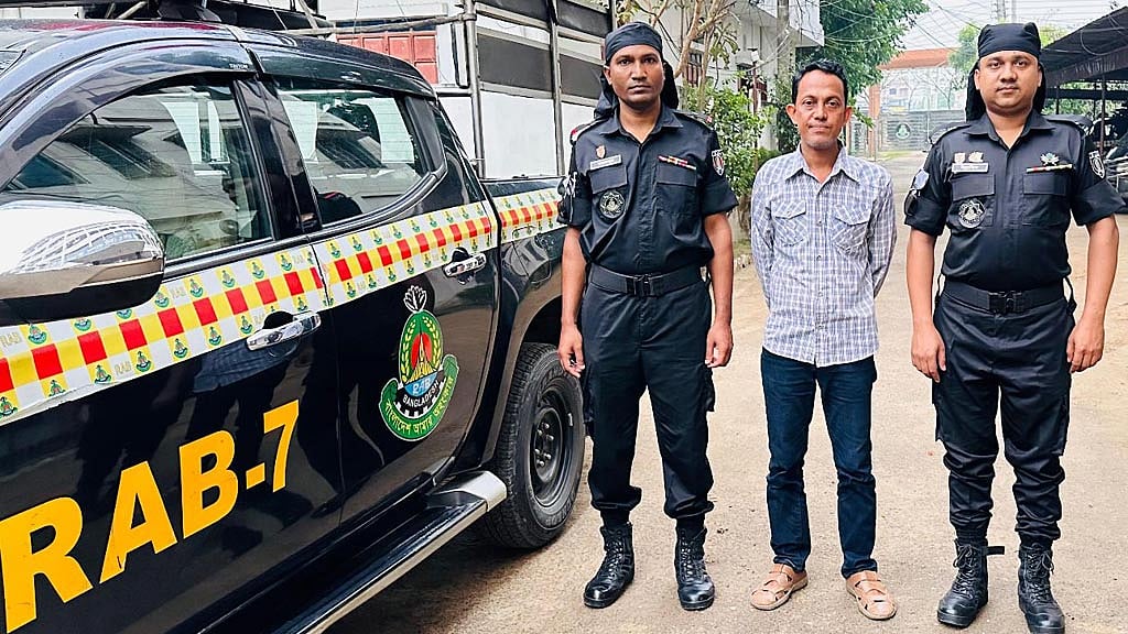 Gateman arrested in train accident case that killed 6 in Feni - Vimarsana News