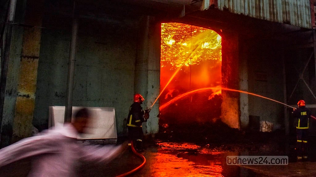 Fire breaks out at S Alam vegetable oil factory in Chattogram - Vimarsana News