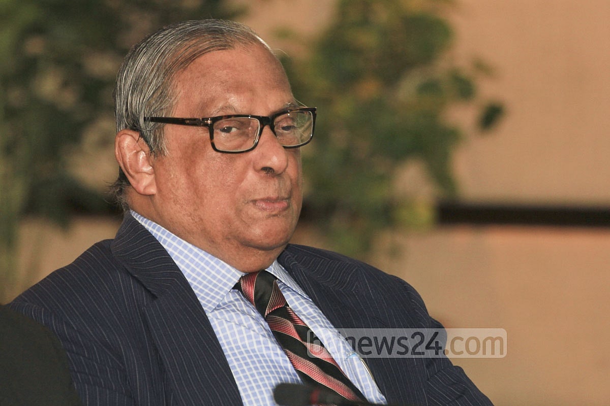 <div class="paragraphs"><p><strong>আকবর আলী খান</strong></p></div>