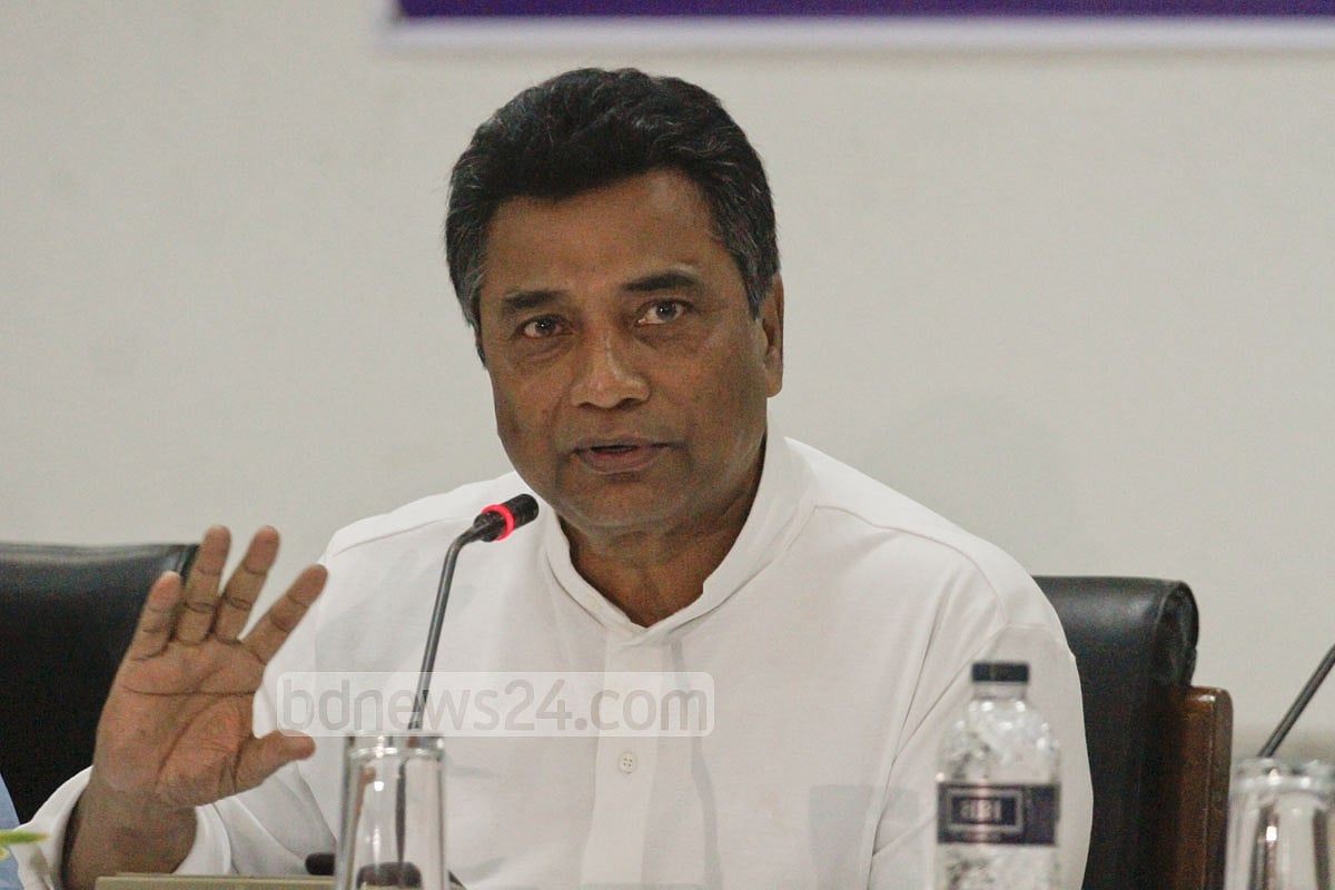 Mayor Annisul off ventilator, making eye contact in London hospital, his wife Rubana says