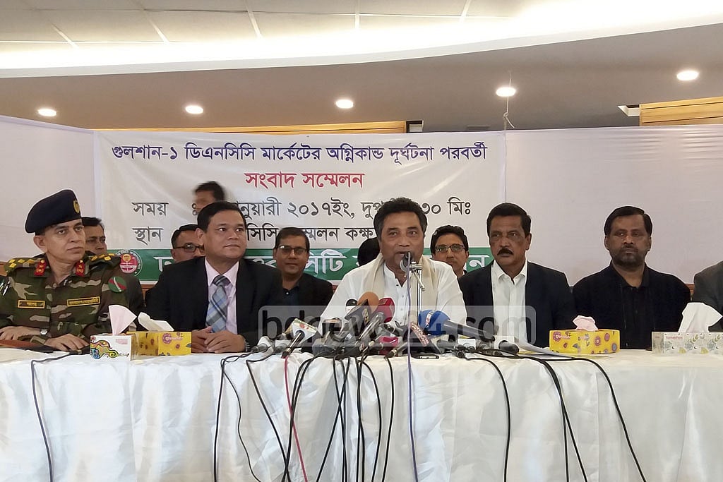 Mayor Annisul seeks to reassure the businessmen after the devastating fire at Gulshan-1 DNCC market in early January of 2017.