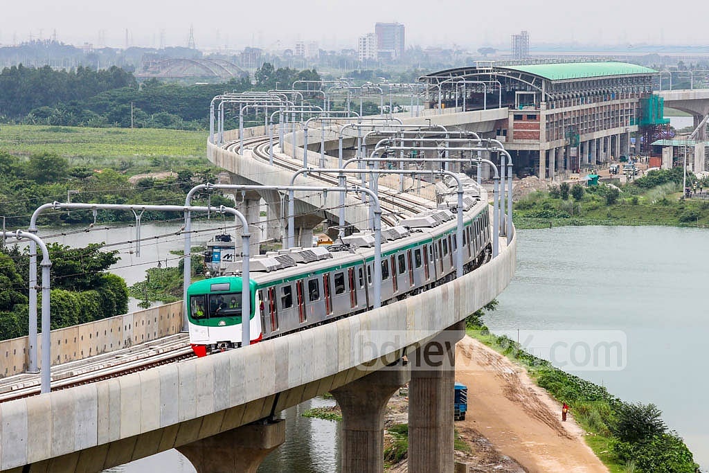 Metro rail service suspended for over two hours due to technical glitch - Vimarsana News