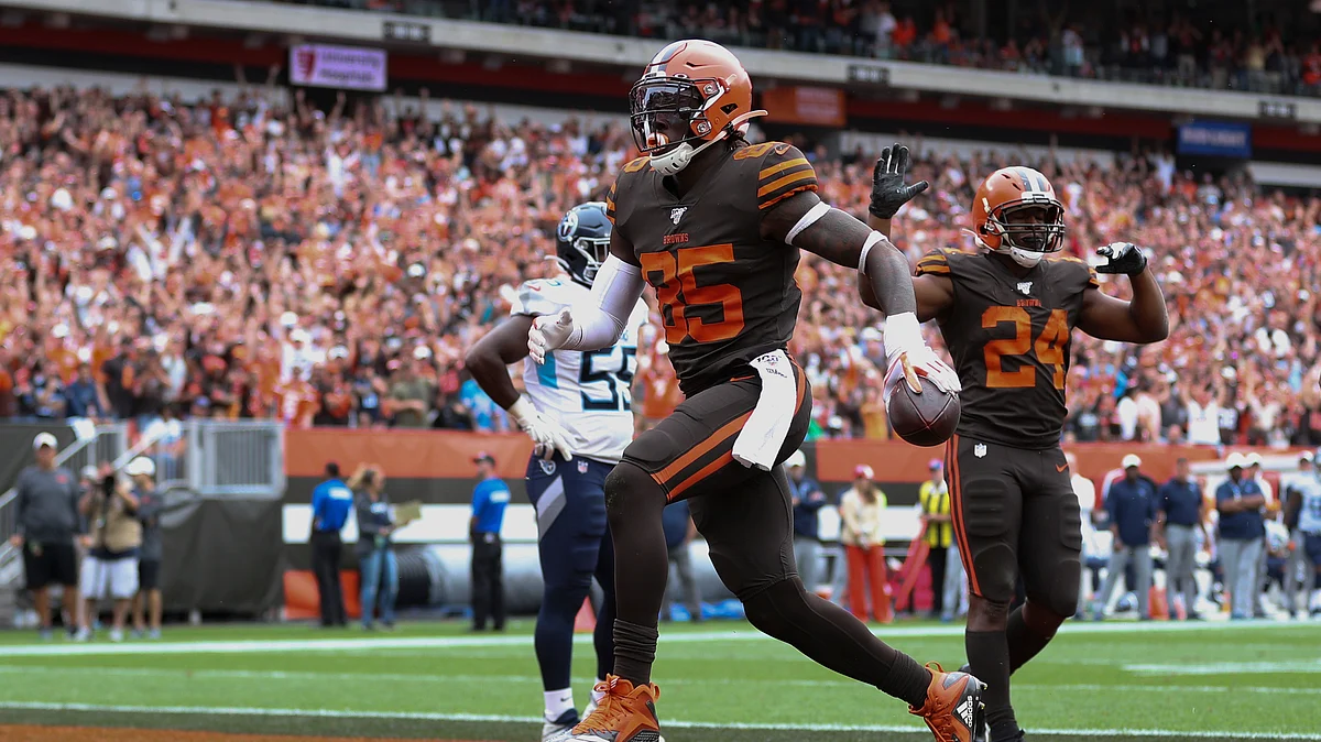 NFL injury news: Browns TE David Njoku has broken wrist, source says