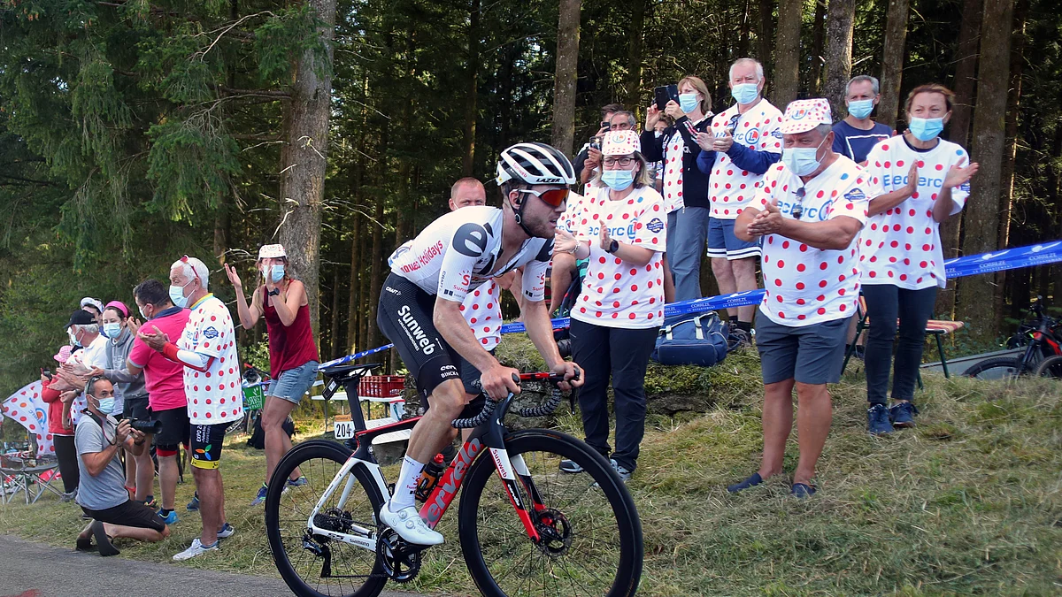 Tour de France week 2 recap, week 3 preview and best bets — Roglic in Yellow, Bernal in trouble, and Sagan relegated for illegal move