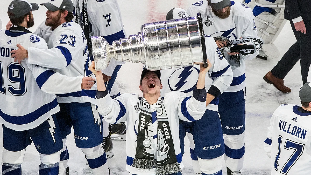Bubbly in the Bubble! Tampa Bay Lightning win Stanley Cup defeating Dallas Stars 2-0 in Game 6