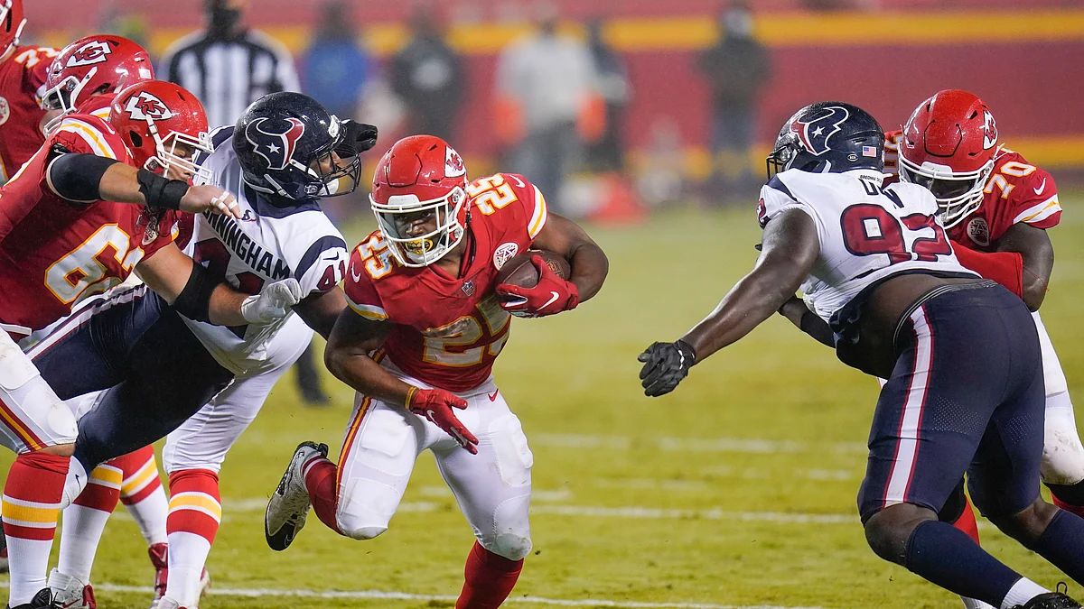 With the Chiefs and Ravens on MNF, Mims picks QB and RB prop bets and raves about Baltimore's Raven-ous defense