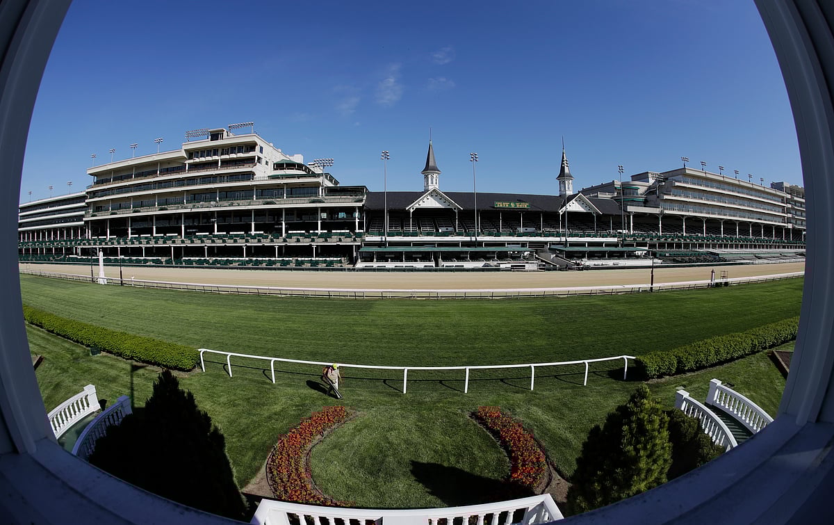 RT spends Sunday at Churchill Downs and picks 2 races with the help of