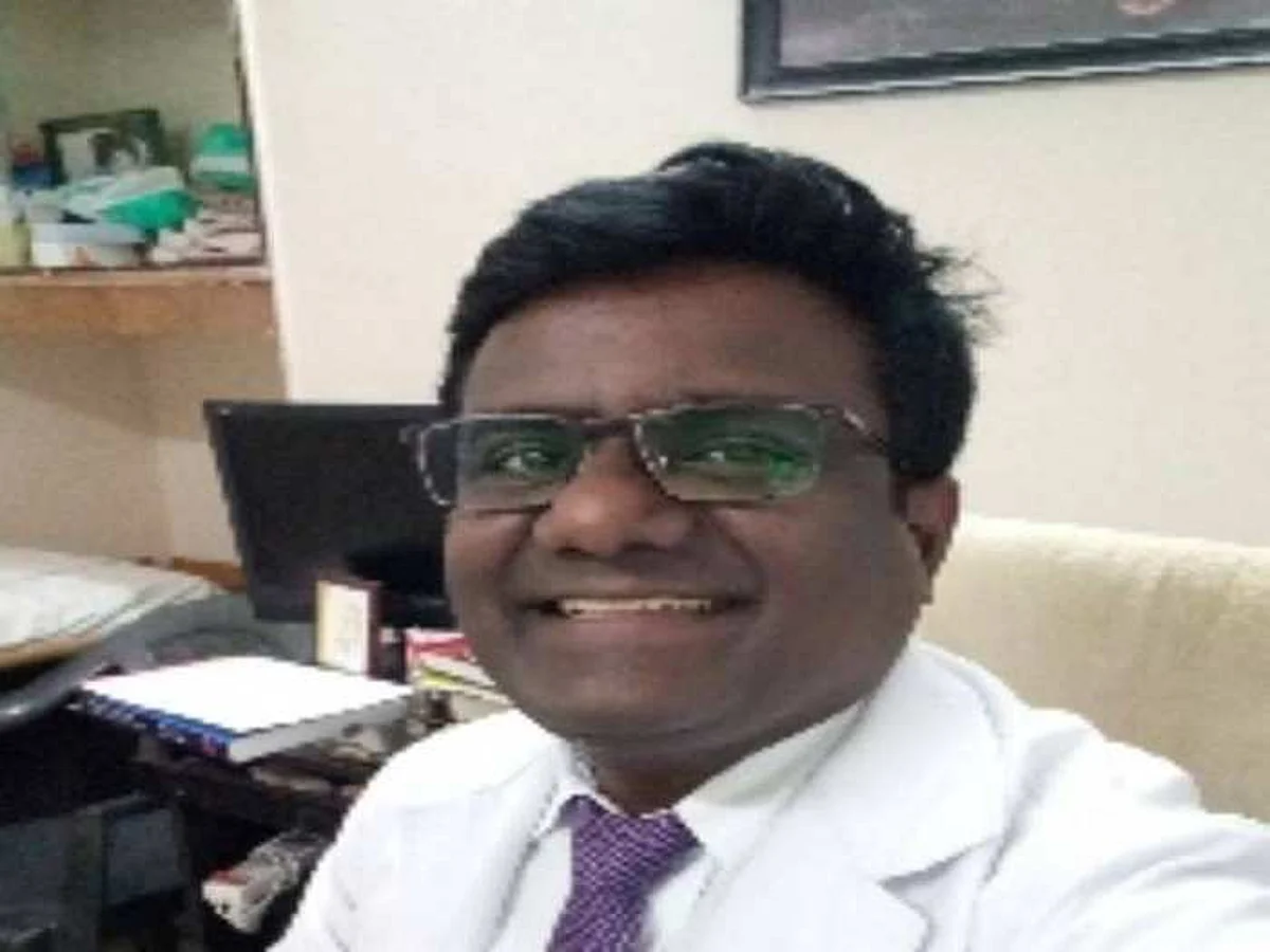 கொரோனாவுக்கு ரூ.10 மட்டுமே சிகிச்சை கட்டணம் பெறும் அதிசய டாக்டர்!