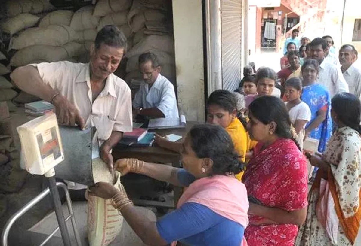 ரேஷன் கடைகள் இன்று முதல் செயல்படும்: தமிழக அரசு அறிவிப்பு