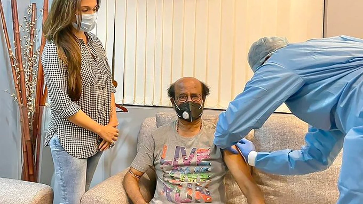 கொரோனா தடுப்பூசி செலுத்திக் கொண்டார் ரஜினி!