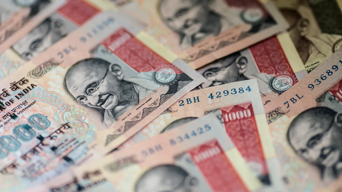 Indian One Thousand Rupee Banknotes (Photographer: Dhiraj Singh/Bloomberg)