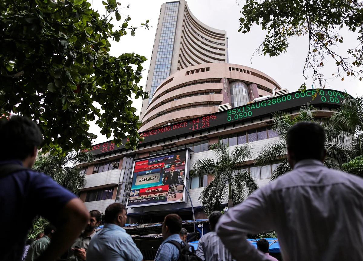 RIL, Kotak Mahindra Bank Help Sensex, Nifty Resume Gains After One-Day Blip