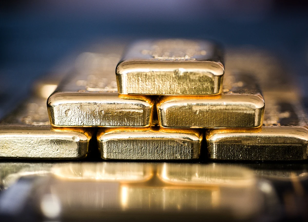 Gold Futures Rebound as Economic Worries Reignite Haven Demand