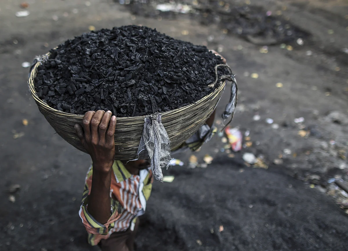 Vedanta Warns of Indian Aluminum Output Cuts on Coal Curbs