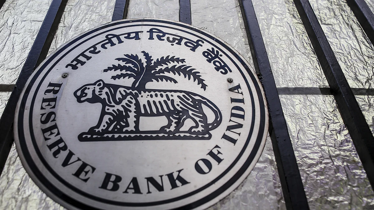 Logo of the Reserve Bank of India on the gate of the central bank’s head office in Mumbai. Photographer: Dhiraj Singh/Bloomberg
