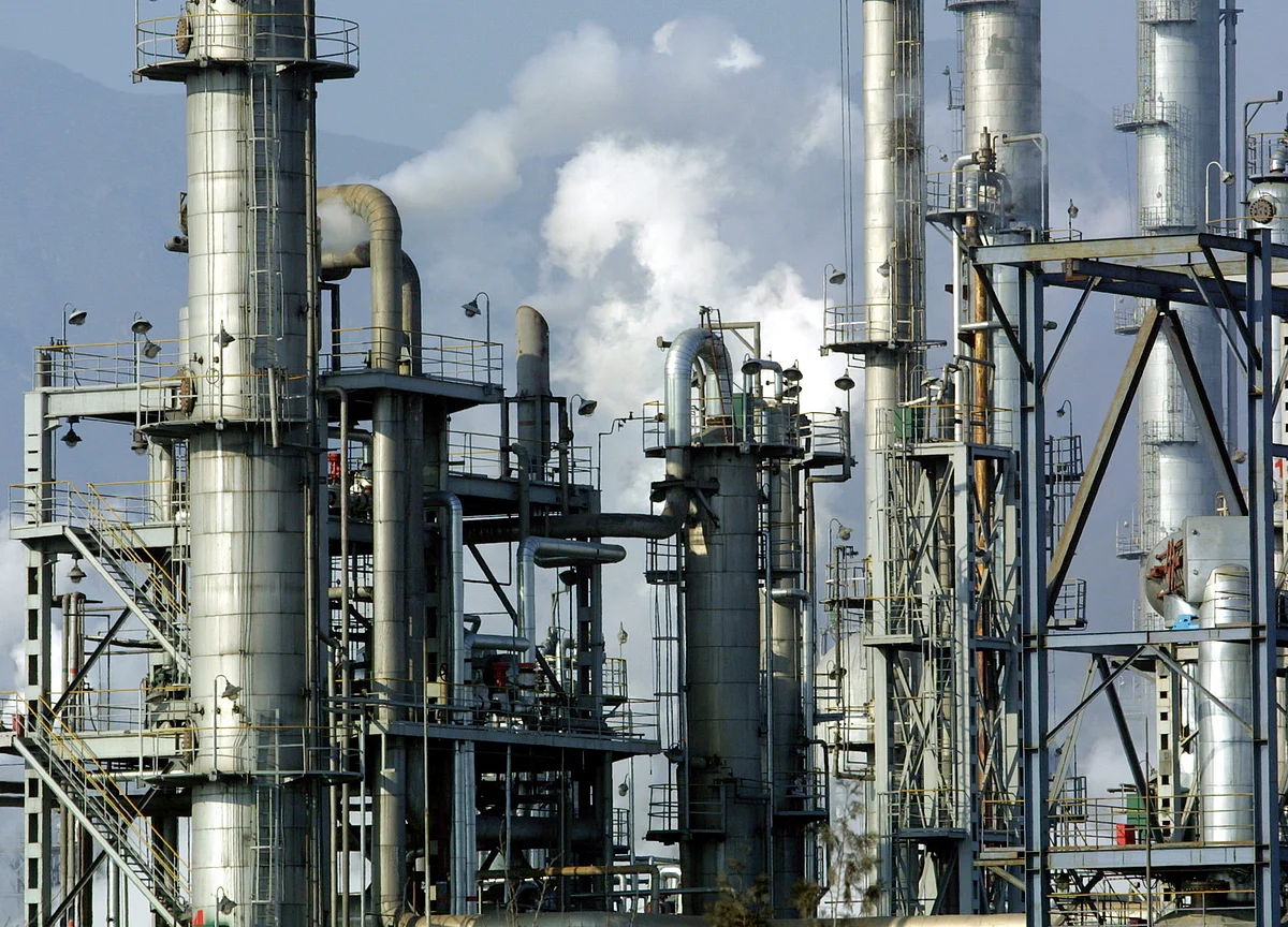 China to Take Oil-Refining Crown Held by U.S. Since 19th Century