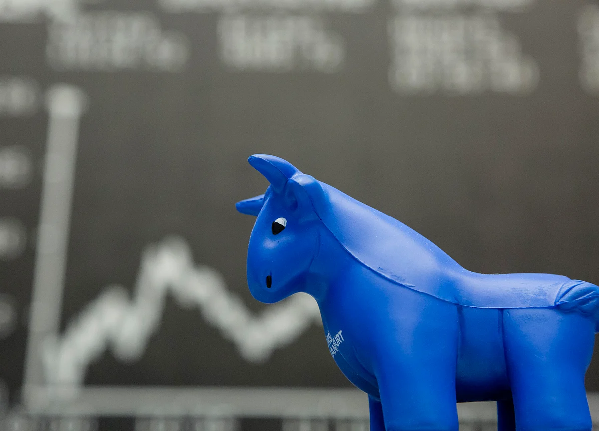 Sensex Gains Most In 3-Weeks, Nifty Above 8,850 On Fed Status Quo; IT Drops On Strong Rupee