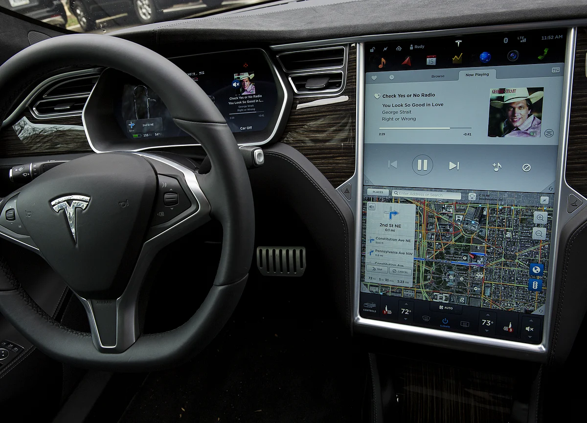 Tesla Driver Seen Gazing Down Before 2018 Crash on Autopilot