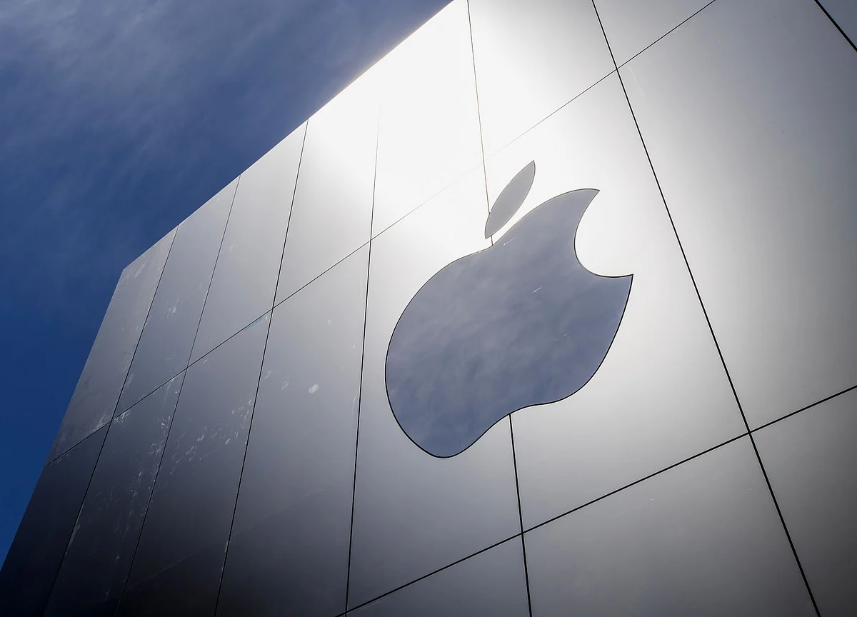 Apple Faces Skepticism at Supreme Court in Bid to Stop Antitrust Suit