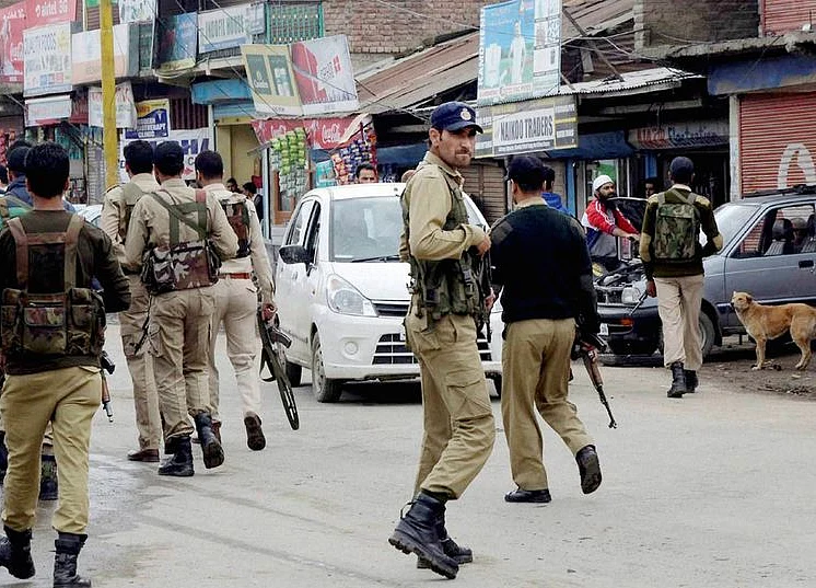 ‘Localised Incidents’ In Kashmir Ahead Of Independence Day, Restrictions Will Continue For A While