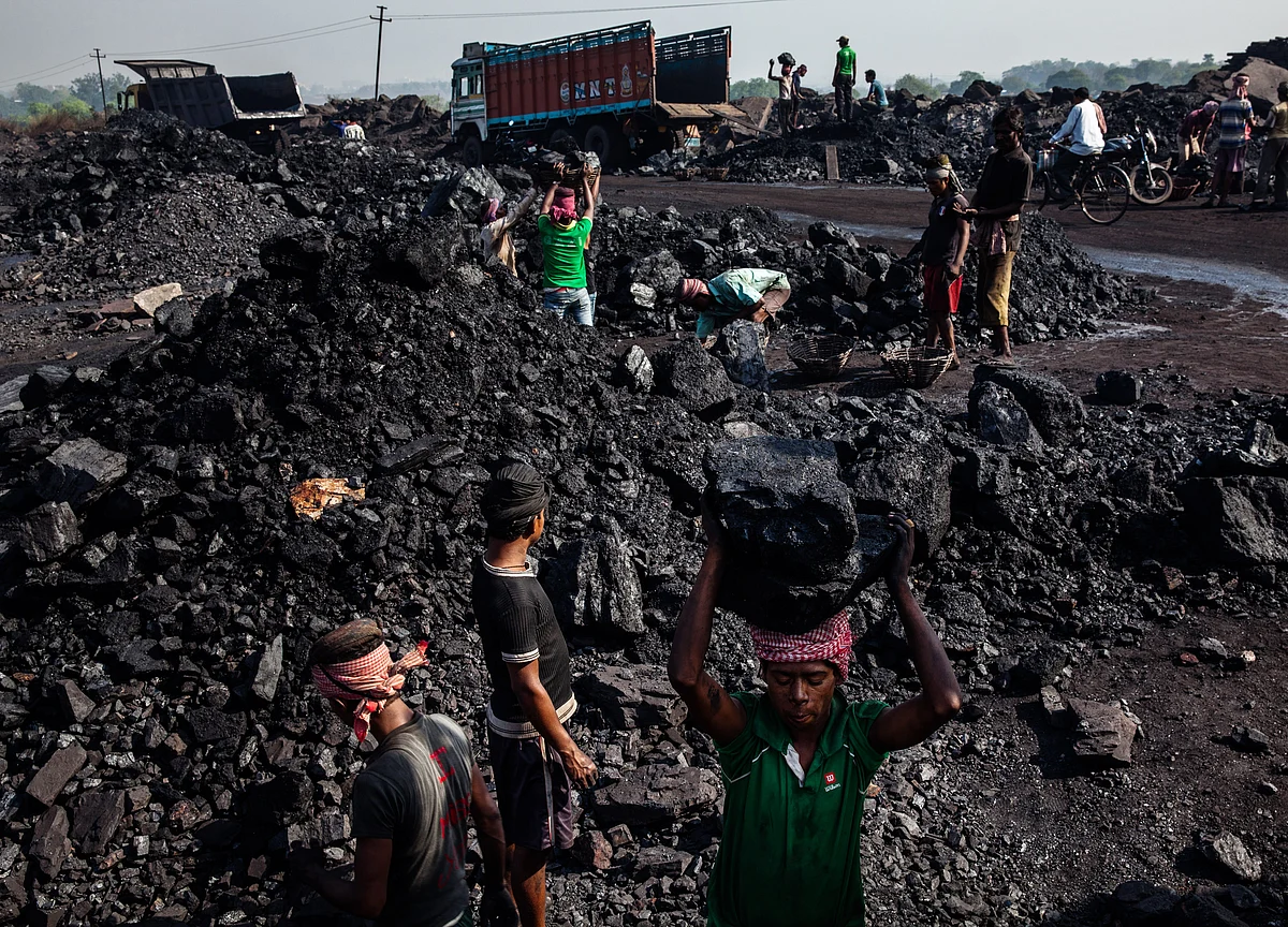 Jharkhand Signs 209 MoUs Worth Rs 3 Lakh Crore In Investment Summit